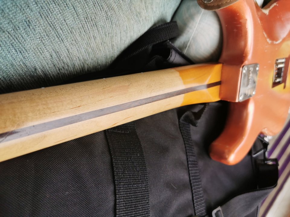 3 guitarras listos. Para gozar, fender Gibson.