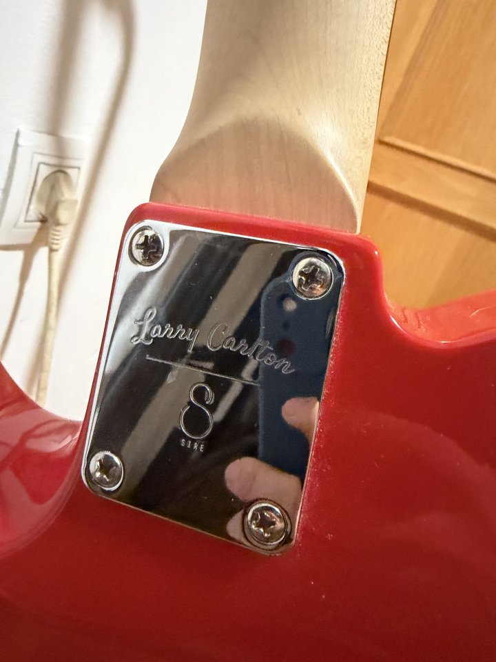 Guitarra Sire Larry Carlton T3 Dakota Red de segunda mano · Foto 9 de 9 · Valencia · 250 €