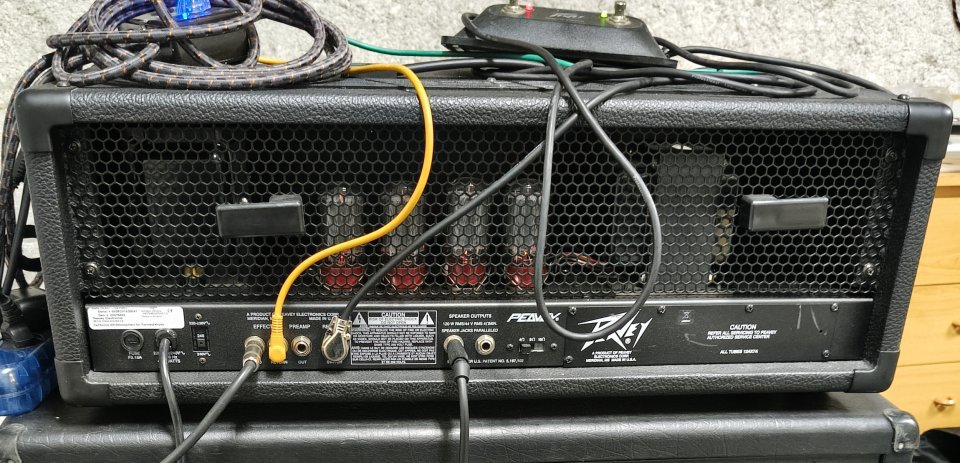Pack Brutal: Cabezal Peavey 6505 (120W) + Pantalla Mesa Boogie 4x12 Oversize de segunda mano · Foto 3 de 10 · León · 1700 €