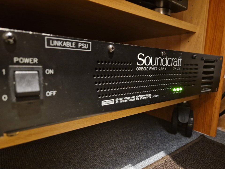 Soundcraft Ghost 32 con la modificación de Creation Audio Labs de segunda mano · Foto 6 de 7 · Madrid · 3500 €