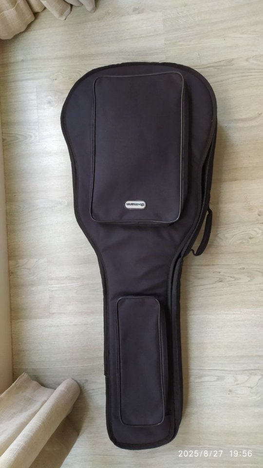 Guitarra acústica Baton Rouge AR21 con funda