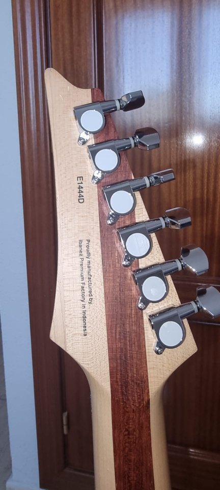 Ibanez JS24P (Joe Satriani) renovada. Leer descripción. de segunda mano · Foto 5 de 10 · Madrid · 950 €