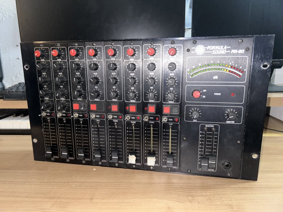 Fórmula sound pm80 de segunda mano · Foto 1 de 2 · Murcia · 890 €