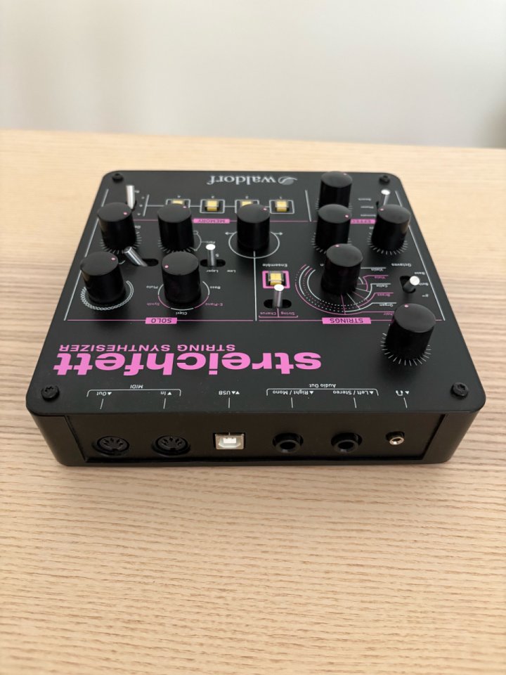 Sintetizador Waldorf Streichfett de segunda mano · Foto 2 de 4 · Madrid · 200 €