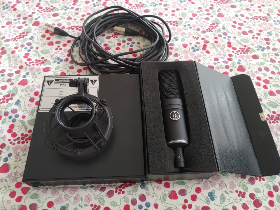 Micrófonos: At4060, Ev Pl20, Beyer m201... de segunda mano · Foto 1 de 10 · Cantabria · 1000 €