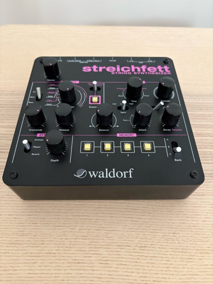 Sintetizador Waldorf Streichfett de segunda mano · Foto 3 de 4 · Madrid · 200 €