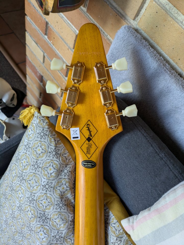 Epiphone IGC 1958 Korina Flying V, Aged Natural de segunda mano · Foto 6 de 9 · Madrid · 870 €