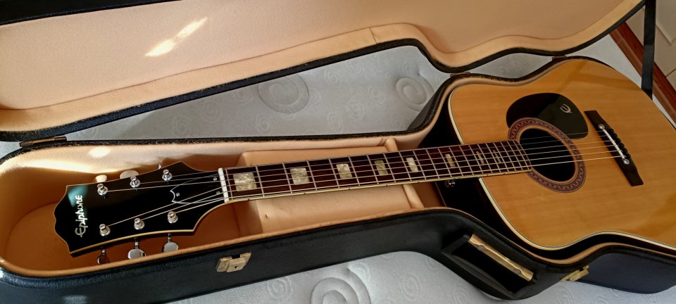 Guitarra Acústica Epiphone FT-150 Bard