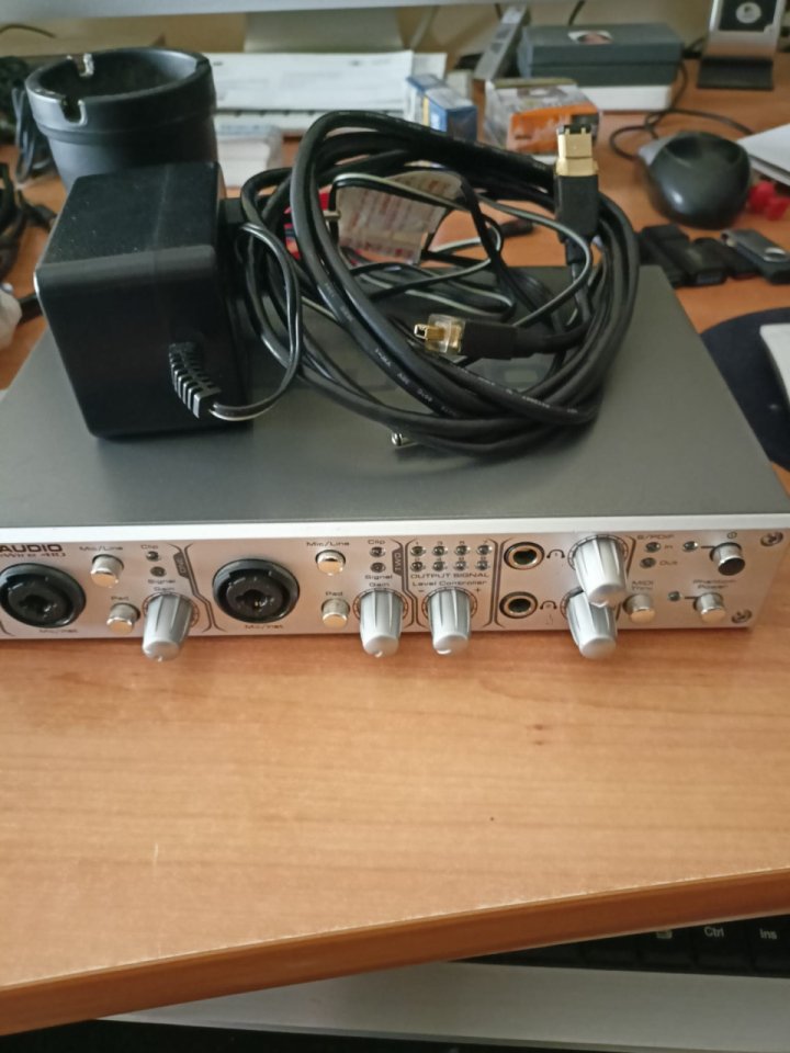 M-Audio FW 410 de segunda mano · Foto 1 de 3 · Zaragoza · 50 €