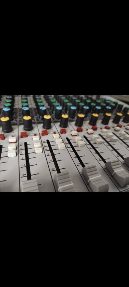 Soundcraft Signature 12 MTK de segunda mano · Foto 3 de 4 · Madrid · 400 €