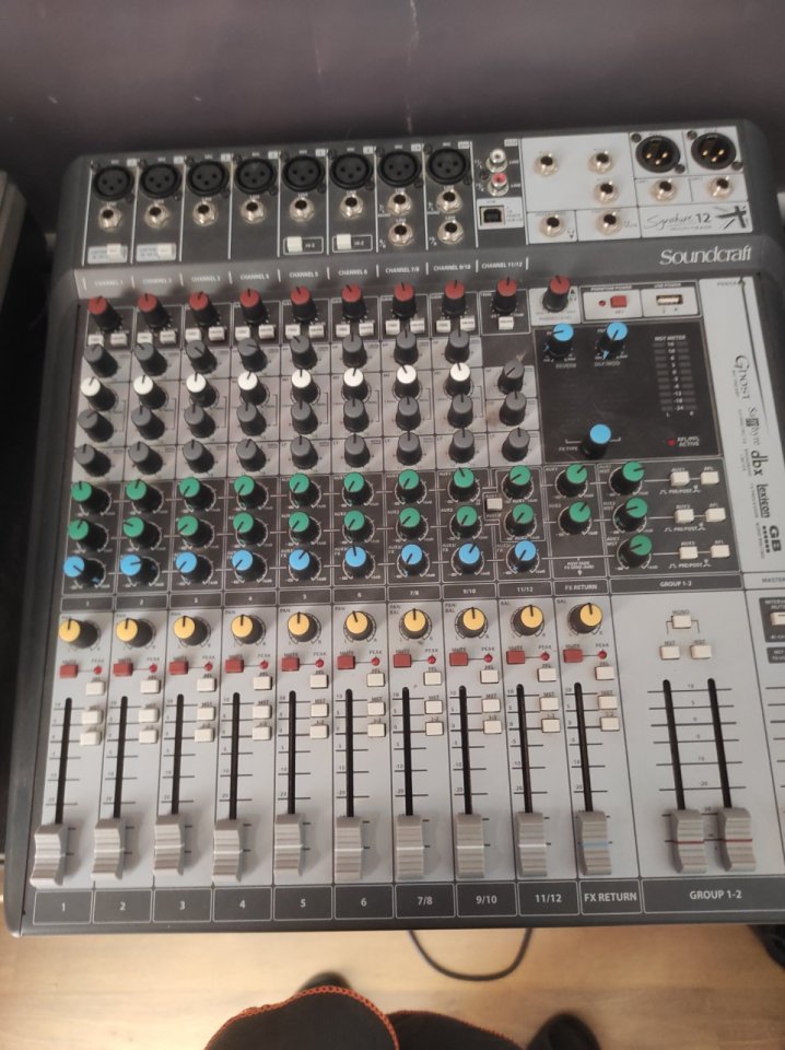 Soundcraft Signature 12 MTK de segunda mano · Foto 4 de 4 · Madrid · 400 €