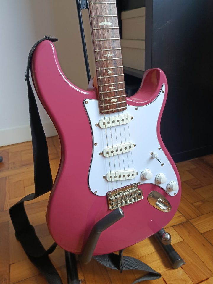 PRS SE Silver sky Dragón Fruit de segunda mano · Foto 1 de 10 · Cantabria · 600 €