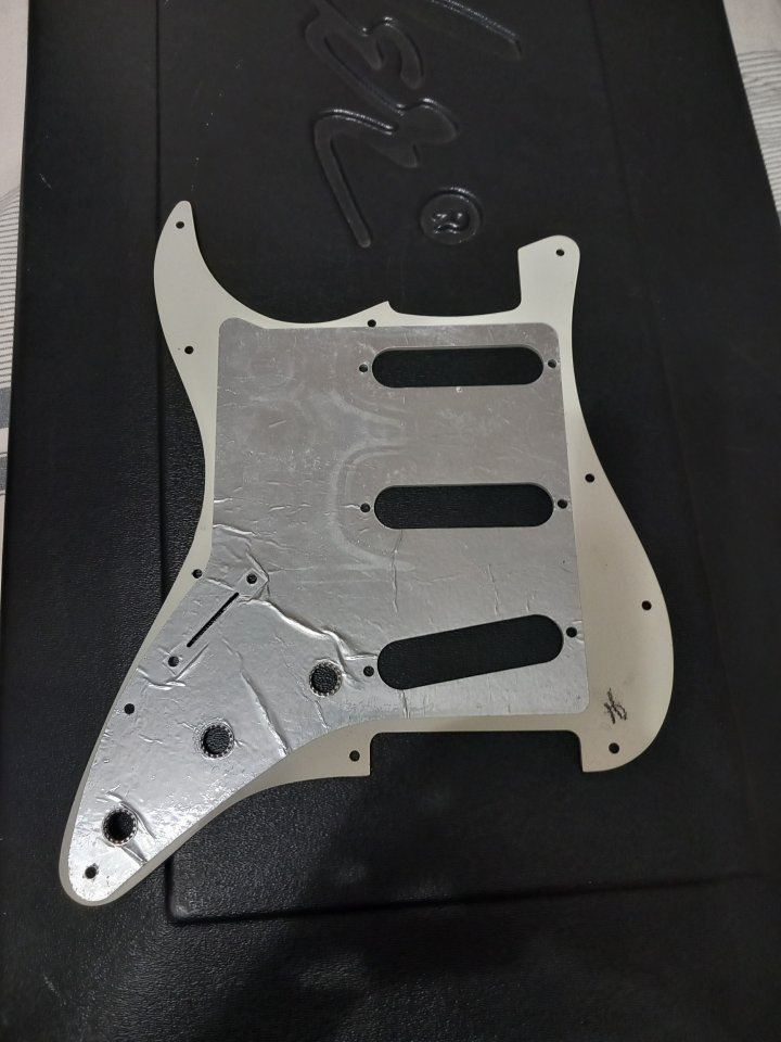 Golpeador original fender stratocaster