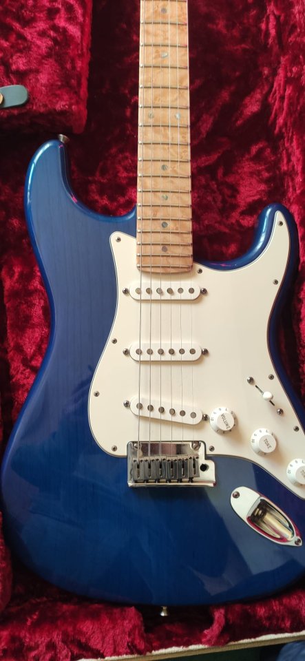 Fender Stratocaster Custom Shop de Luxe de segunda mano · Foto 6 de 10 · Valencia · 4500 €