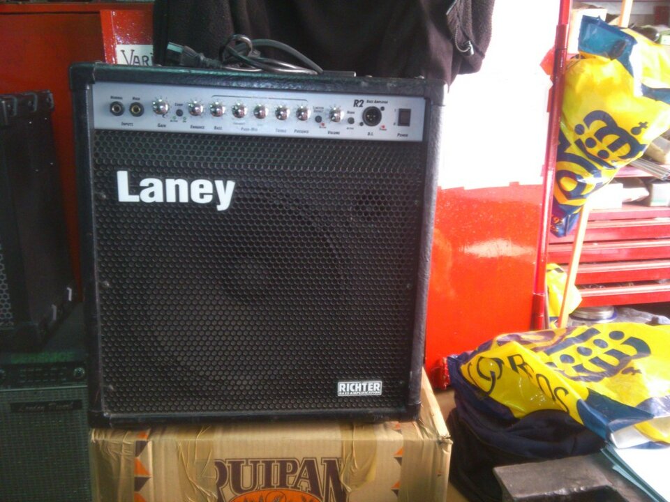 AMPLI DE BAJO LANEY RITCHER