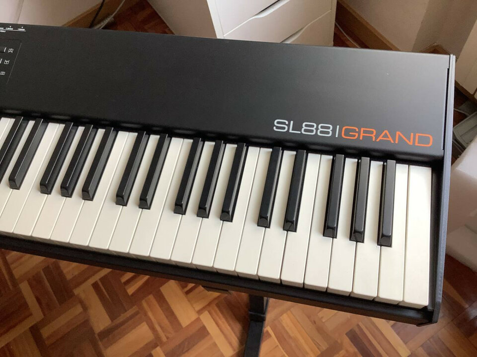 Teclado Studiologic SL88 Grand