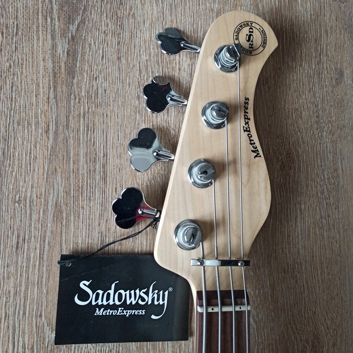 Sadowsky MetroExpress 21 Hybrid P/J 4