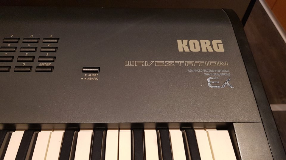 Sintetizador Korg Wavestation EX