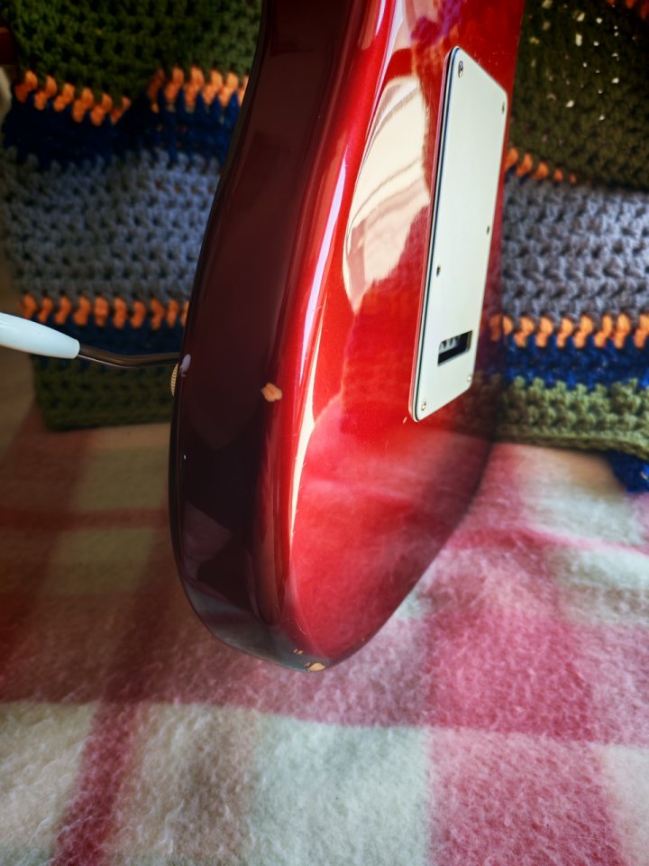 Fender Stratocaster USA American Standart (con regalazo) de segunda mano · Foto 6 de 9 · Girona · 1080 €