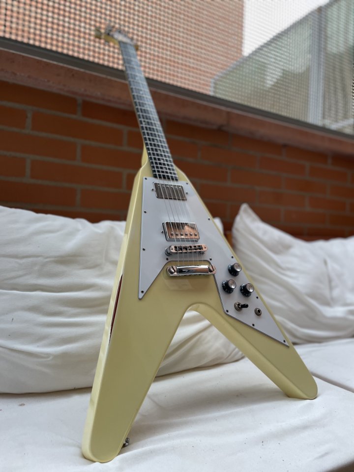 Gibson Flying V ´67 Bill Lawrence Pickups de segunda mano · Foto 2 de 5 · Toledo · 2350 €