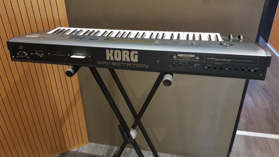 Sintetizador Korg Wavestation EX