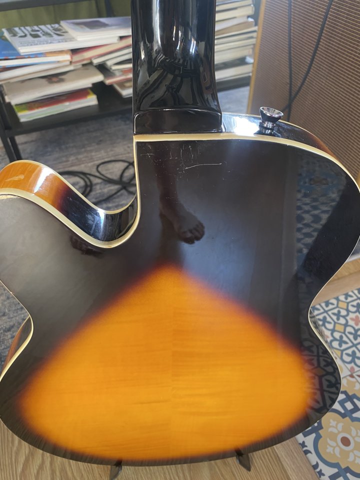 Harmony H22 Bajo Reissue de segunda mano · Foto 3 de 8 · Madrid · 850 €