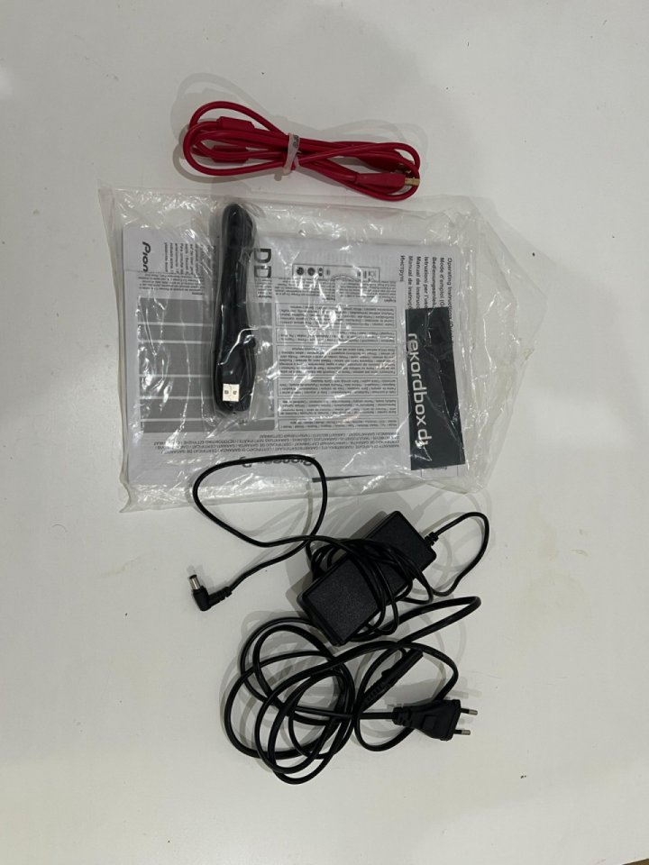 Controladora Pioneer DDJ-800 de segunda mano · Foto 4 de 4 · Barcelona · 750 €