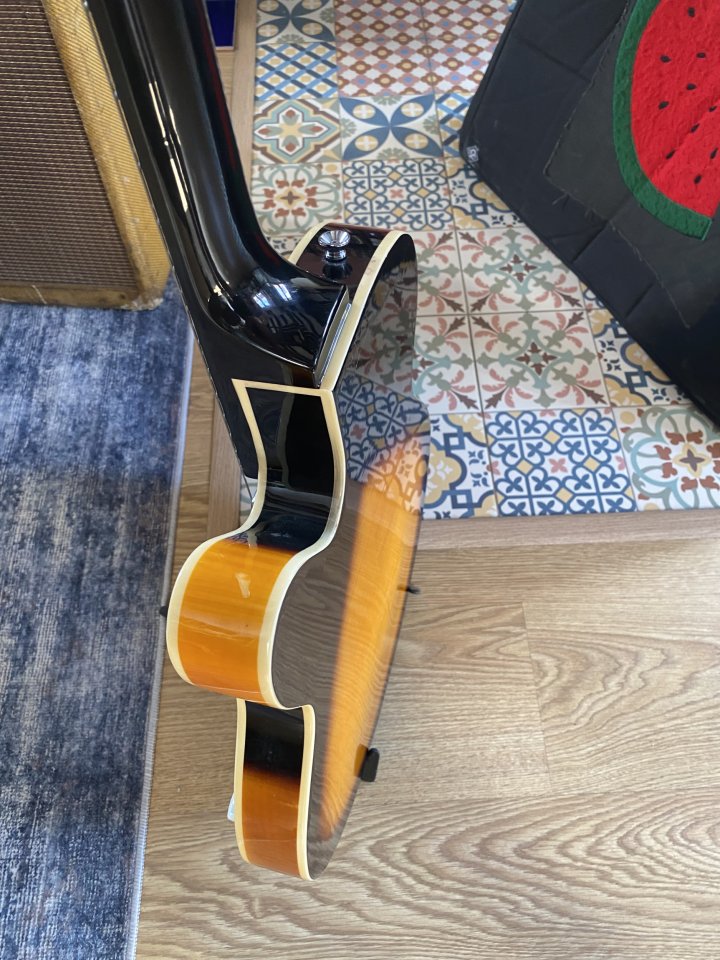 Harmony H22 Bajo Reissue de segunda mano · Foto 4 de 8 · Madrid · 850 €