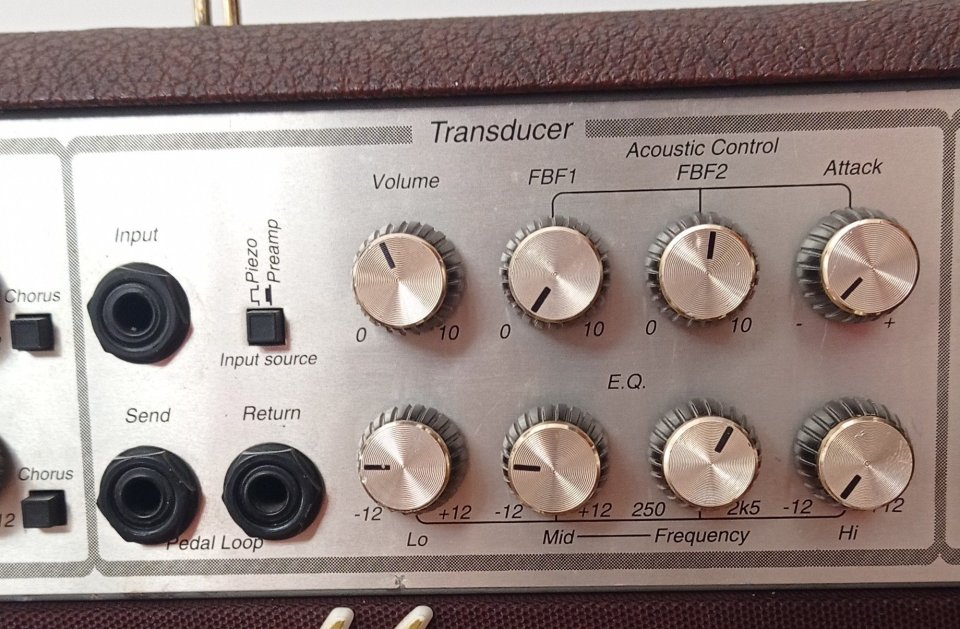 Amplificador Marshall 80 watios guitarra eléctrica/acústica. Envío incluido de segunda mano · Foto 3 de 10 · Cuenca · 230 €