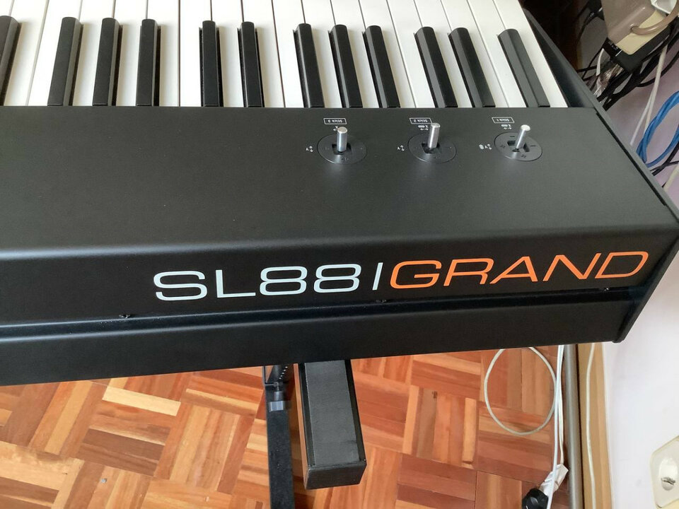 Teclado Studiologic SL88 Grand