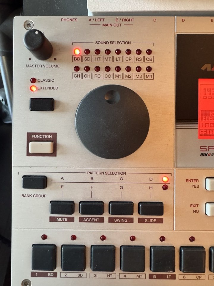 Elektron Machinedrum mk II UW+, Megacommand y Decksaver de segunda mano · Foto 2 de 3 · Valencia · 2100 €