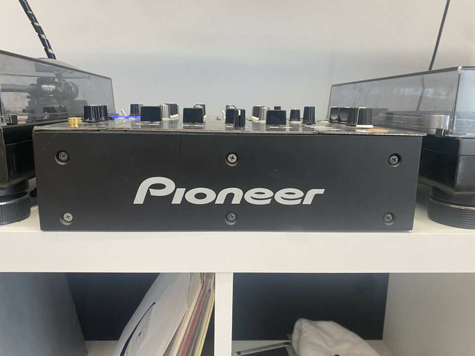 Pioneer Djm 850 de segunda mano · Foto 3 de 4 · Granada · 780 €