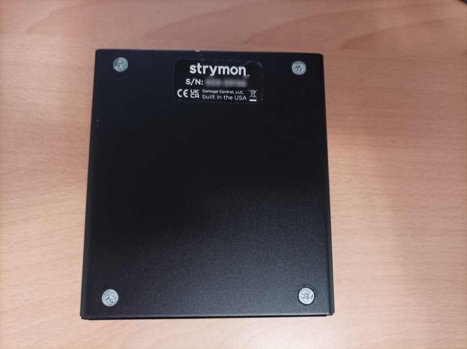 Strymon Iridium en garantía + MWAVE Chocolate(Opcional)