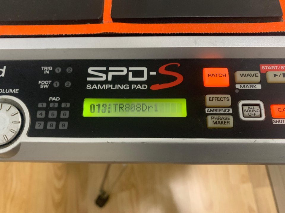 Roland SPD S + Soporte de segunda mano · Foto 5 de 7 · Granada · 190 €