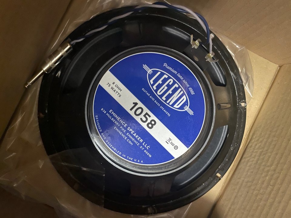 Eminence Legend 1058 de segunda mano · Foto 1 de 2 · Granada · 99 €