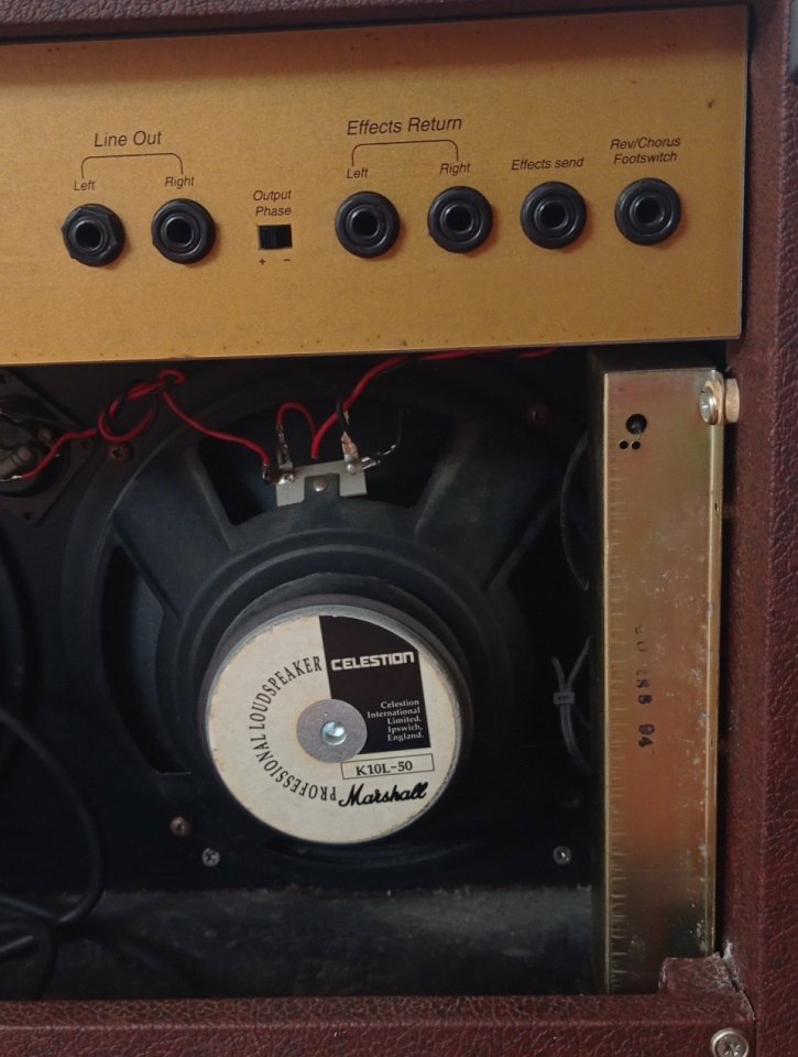 Amplificador Marshall 80 watios guitarra eléctrica/acústica. Envío incluido de segunda mano · Foto 7 de 10 · Cuenca · 230 €