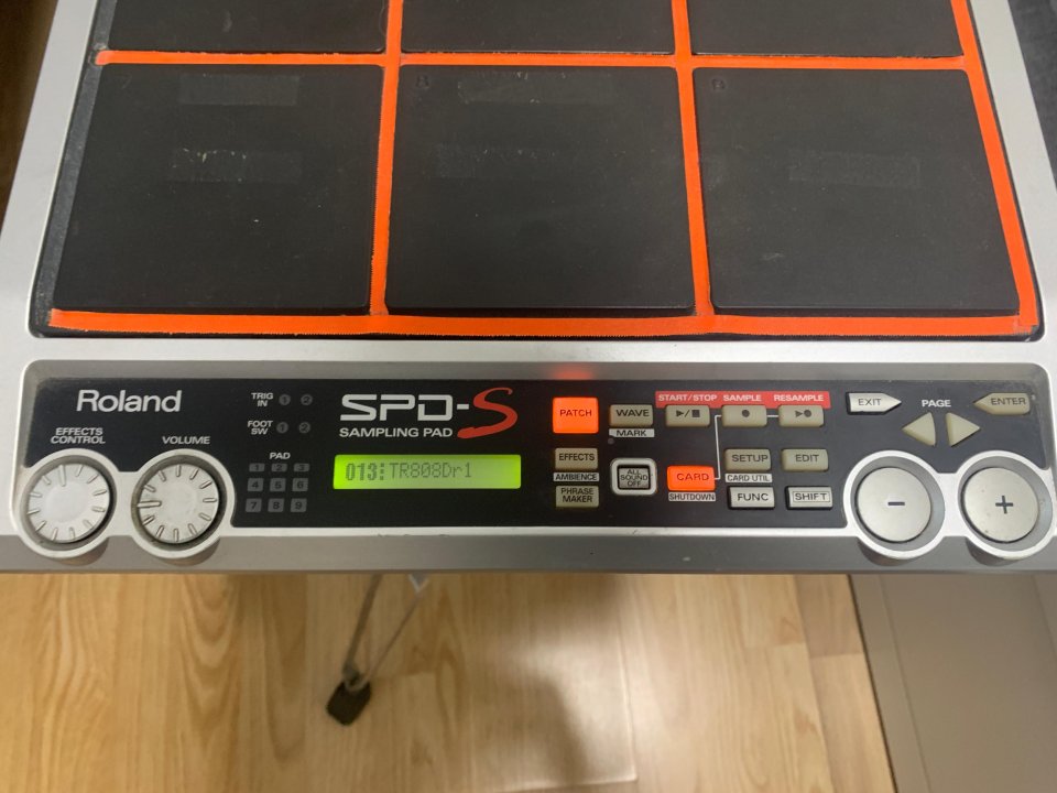 Roland SPD S + Soporte de segunda mano · Foto 6 de 7 · Granada · 190 €