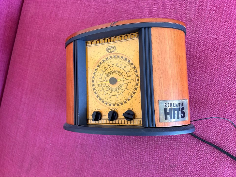 Vendo radio del estudio del It's Your Time (Toni Peret)