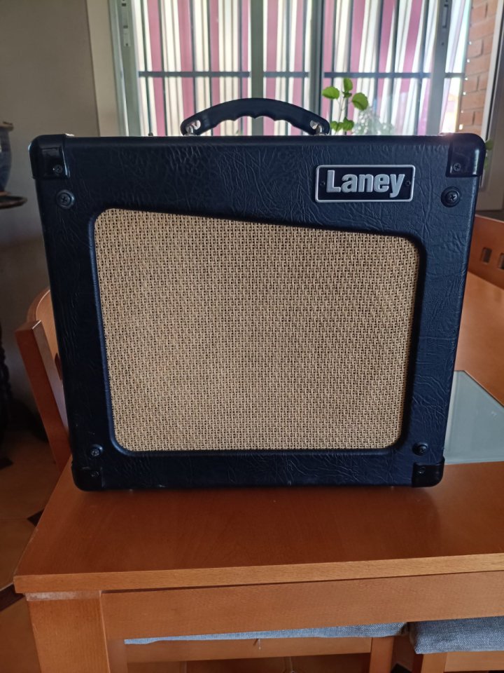 LANEY CUB 10 de segunda mano · Foto 1 de 4 · Madrid · 230 €