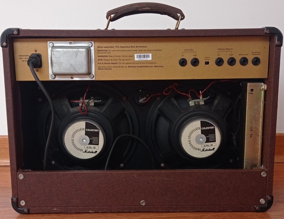 Amplificador Marshall 80 watios guitarra eléctrica/acústica. Envío incluido de segunda mano · Foto 9 de 10 · Cuenca · 230 €