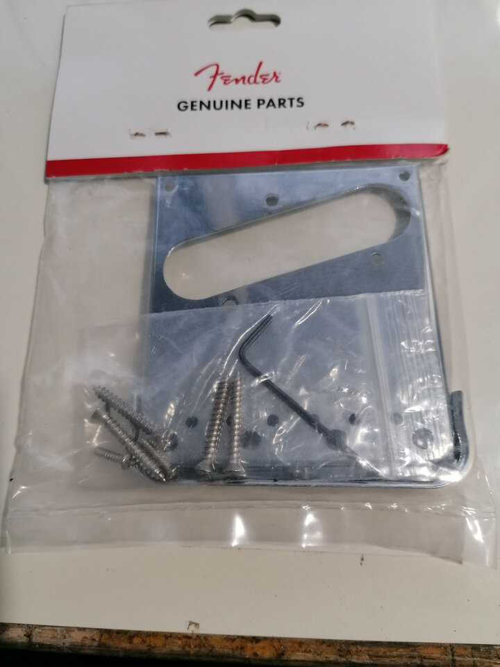 Puente fender usa. vintage con tapa