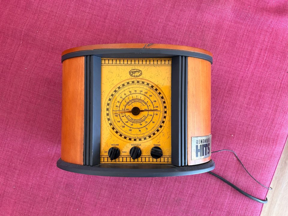 Vendo radio del estudio del It's Your Time (Toni Peret)