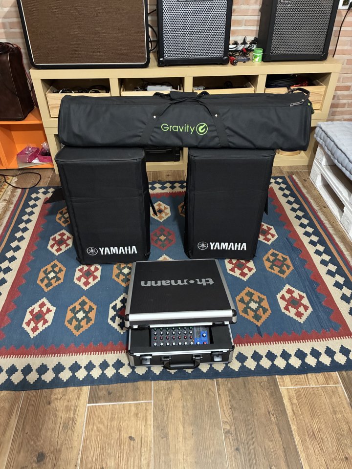 Equipo de sonido PA Yamaha DXR-12 de segunda mano · Foto 6 de 10 · Toledo · 1450 €