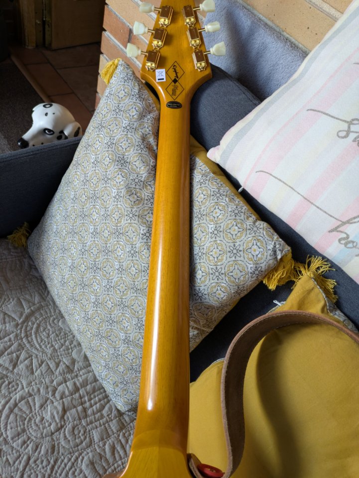 Epiphone IGC 1958 Korina Flying V, Aged Natural de segunda mano · Foto 8 de 9 · Madrid · 870 €