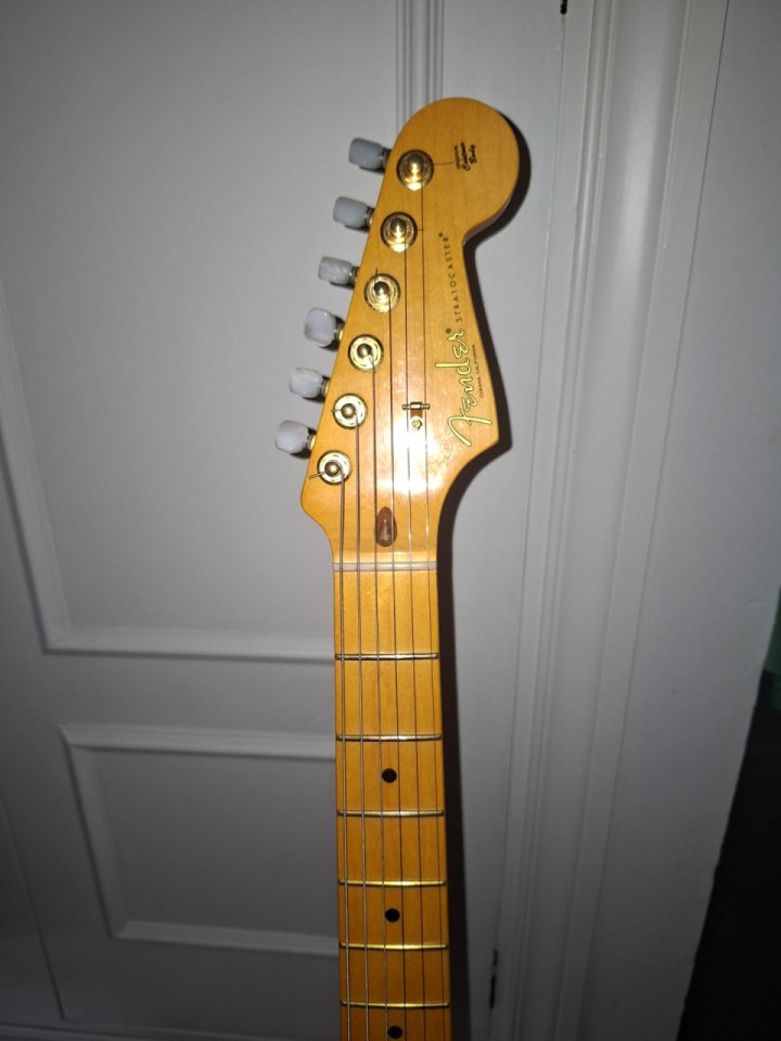 Fender Stratocaster 75 aniversario de segunda mano · Foto 2 de 5 · Cádiz · 1700 €