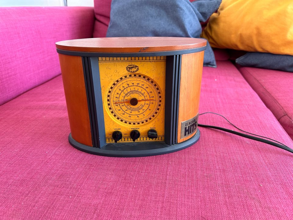 Vendo radio del estudio del It's Your Time (Toni Peret)