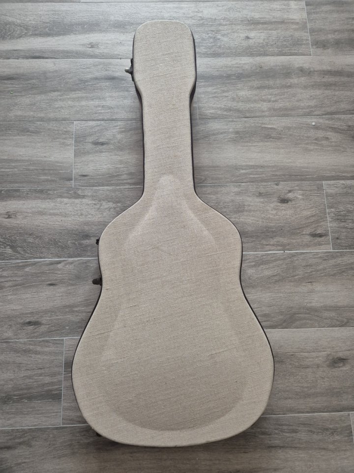 Resonadora gear4music con estuche Gator