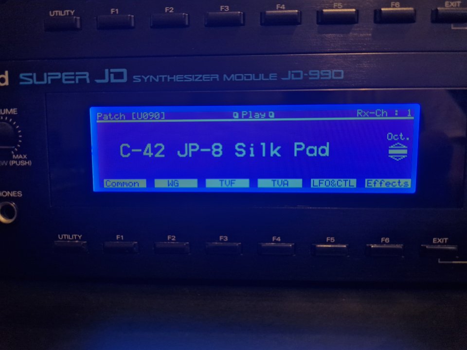 Roland JD-990 con Upgrades de segunda mano · Foto 4 de 7 · Madrid · 1750 €