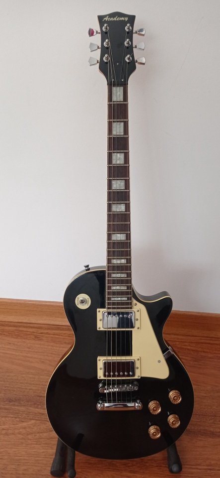 Guitarra eléctrica Academy Les Paul de segunda mano · Foto 3 de 8 · Cuenca · 110 €