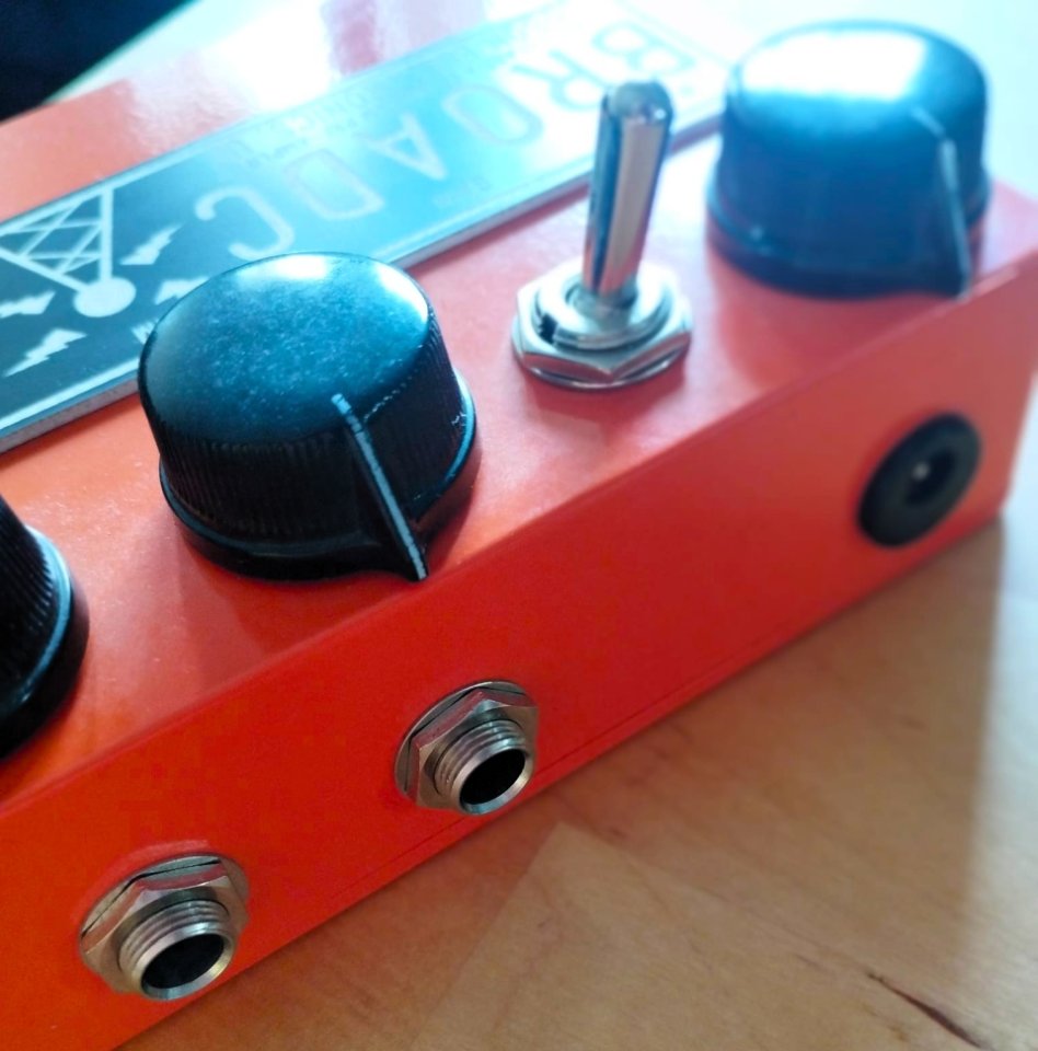 Hudson Electronics Broadcast BC-24V (ed.limitada Deluxe Orange) de segunda mano · Foto 4 de 5 · Sevilla · 260 €